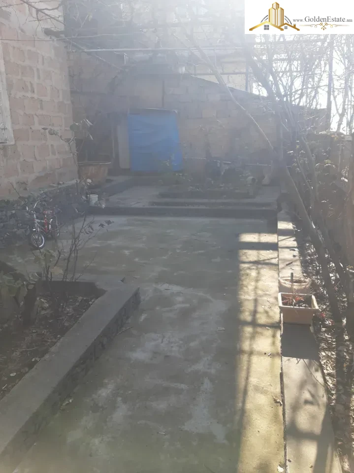 Երկու հարկանի քարե տուն, Մուղնի գյուղ Աշտարակում, 300 քմ, 654 քմ հողի վրա, 2 սանհանգույց