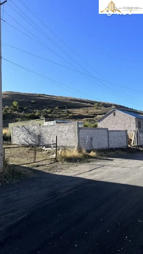 Հողատարածք բնակելի շինությունների համար 1-ին փողոցում Զովքում, 1300 քմ