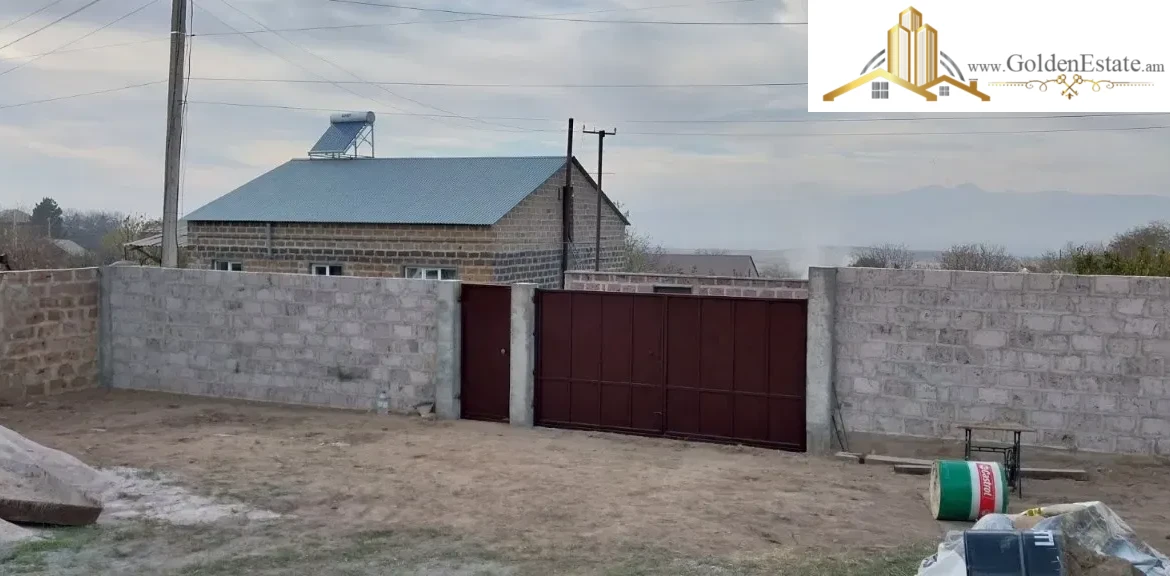 Հողատարածք բնակելի շինությունների համար 1-ին փողոցում Զովքում, 1300 քմ
