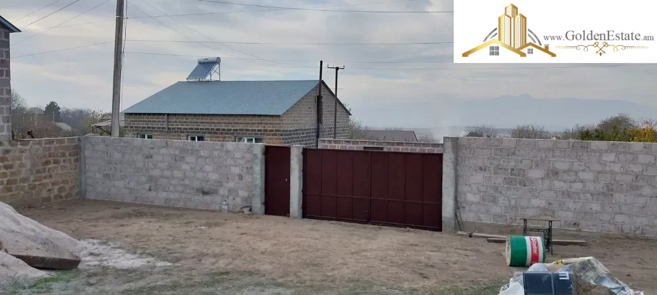 Հողատարածք բնակելի շինությունների համար 1-ին փողոցում Զովքում, 1300 քմ