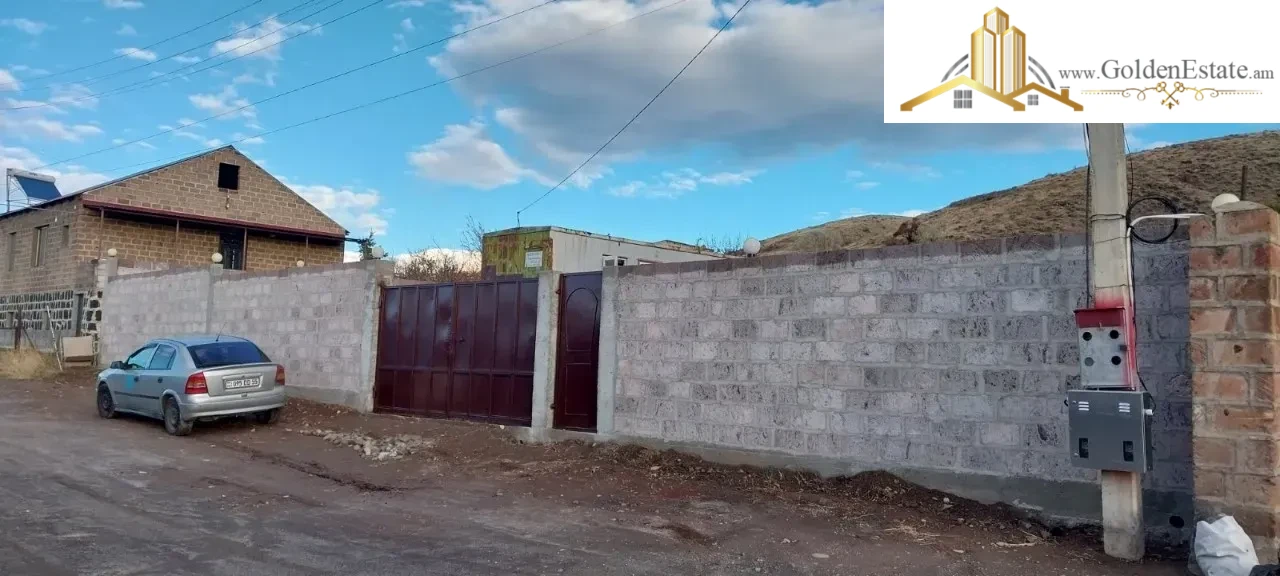 Հողատարածք բնակելի շինությունների համար 1-ին փողոցում Զովքում, 1300 քմ
