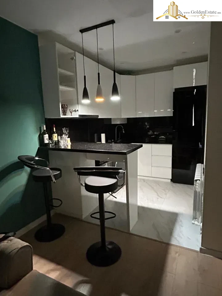 2 սենյականոց բնակարան Մազմանյան փողոցում Աջափնյակում, 50 քմ, նախավերջին հարկ, բարձր առաստաղներ