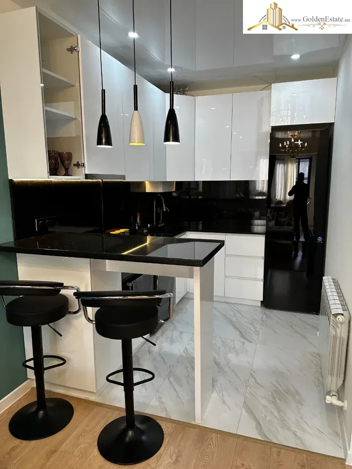 2 սենյականոց բնակարան Մազմանյան փողոցում Աջափնյակում, 50 քմ, նախավերջին հարկ, բարձր առաստաղներ