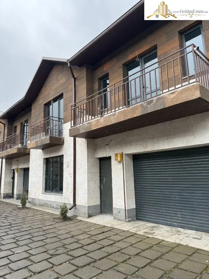 Երկու հարկանի քարե թաունհաուզ Բագրևանդի փողոցում Նոր Նորքում, 75 քմ, 250 քմ հողի վրա, 2 սանհանգույց