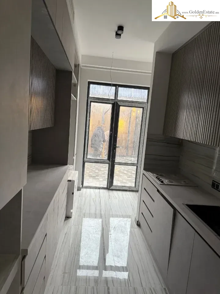 Երկու հարկանի քարե թաունհաուզ Բագրևանդի փողոցում Նոր Նորքում, 75 քմ, 250 քմ հողի վրա, 2 սանհանգույց