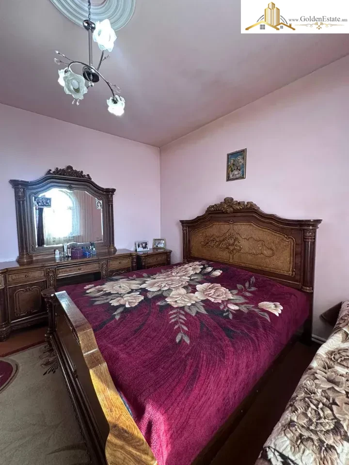 Երկու հարկանի քարե տուն, Մուղնի գյուղ Աշտարակում, 300 քմ, 654 քմ հողի վրա, 2 սանհանգույց