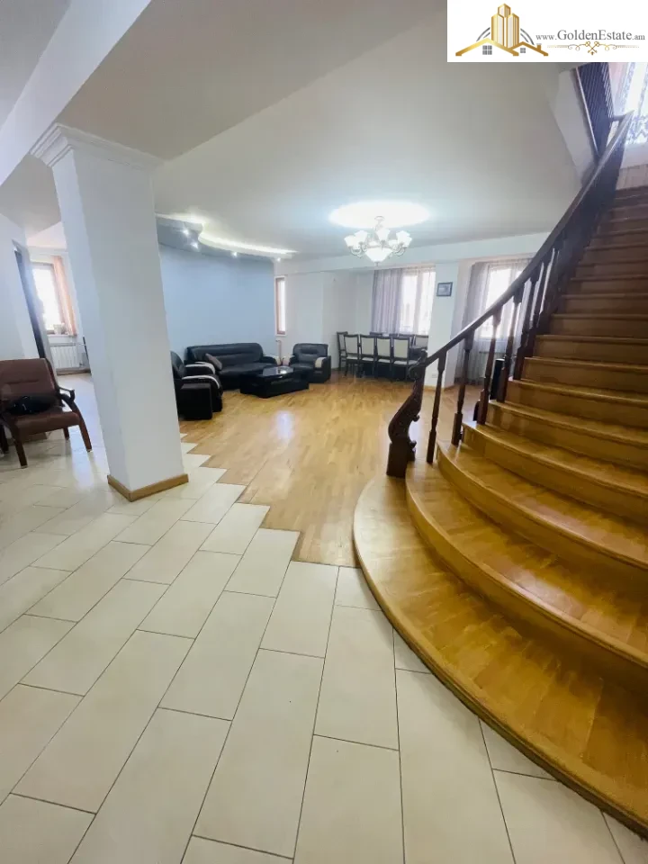 6 սենյականոց բնակարան Օրբելի եղբայրների փողոցում Արաբկիրում, 179 քմ, նախավերջին հարկ, 2 սանհանգույց