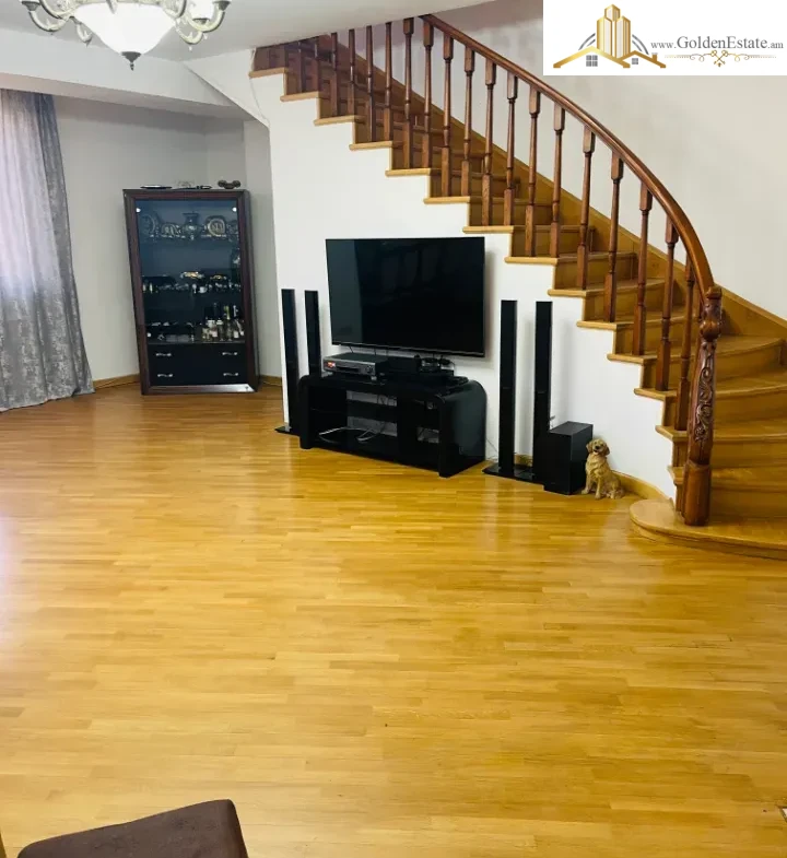 6 սենյականոց բնակարան Օրբելի եղբայրների փողոցում Արաբկիրում, 179 քմ, նախավերջին հարկ, 2 սանհանգույց