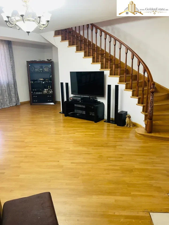 6 սենյականոց բնակարան Օրբելի եղբայրների փողոցում Արաբկիրում, 179 քմ, նախավերջին հարկ, 2 սանհանգույց