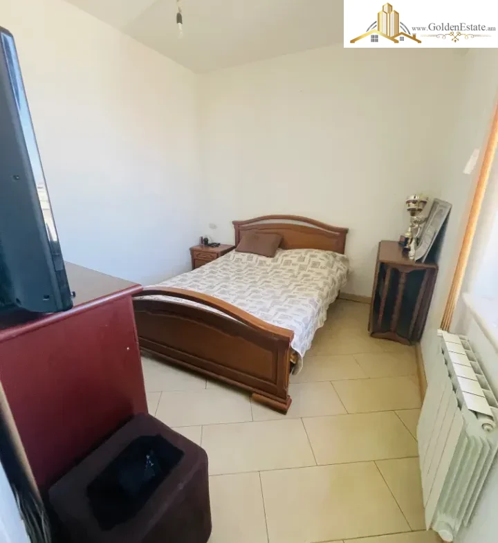 6 սենյականոց բնակարան Օրբելի եղբայրների փողոցում Արաբկիրում, 179 քմ, նախավերջին հարկ, 2 սանհանգույց