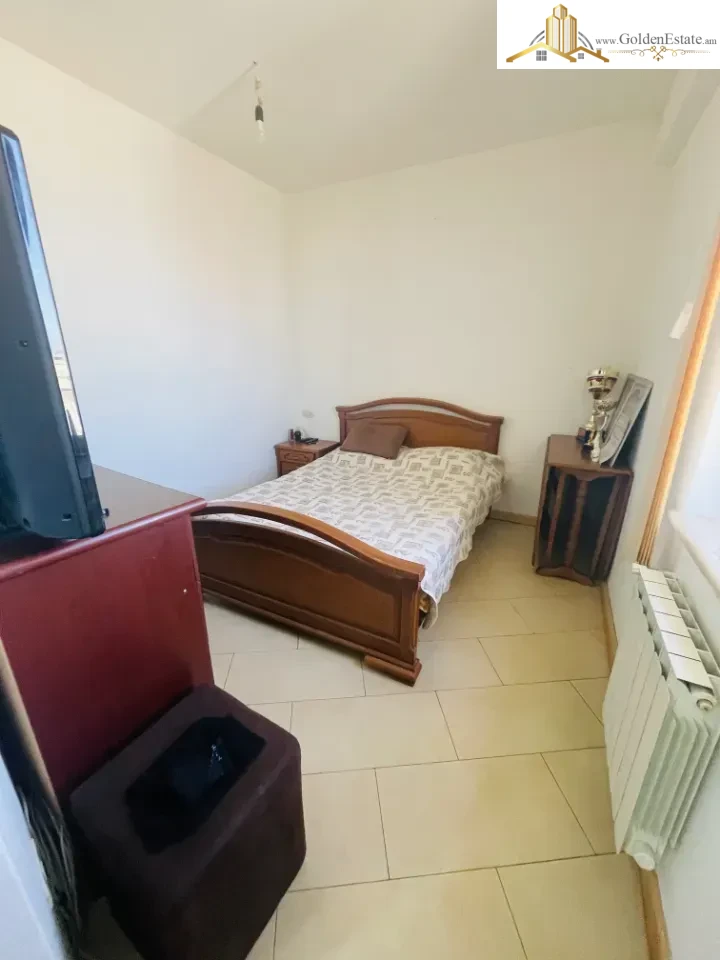 6 սենյականոց բնակարան Օրբելի եղբայրների փողոցում Արաբկիրում, 179 քմ, նախավերջին հարկ, 2 սանհանգույց