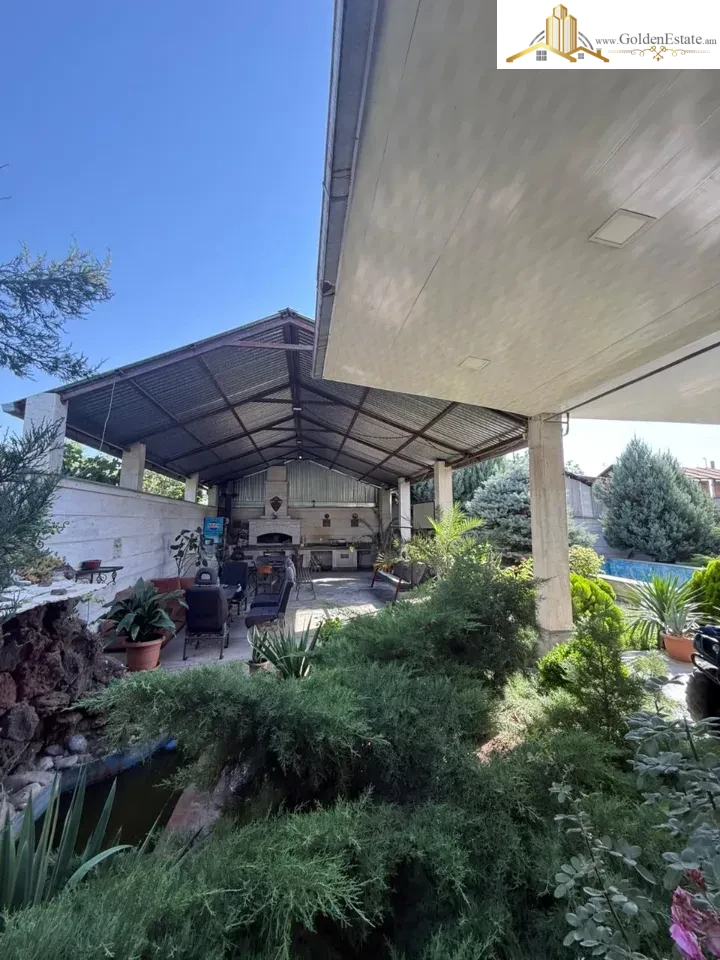 Երկու հարկանի քարե տուն Նորագավիթի 7-րդ փողոցում Շենգավիթում, 600 քմ, 600 քմ հողի վրա, 2 սանհանգույց