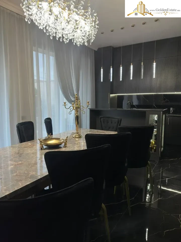 Չորս հարկանի թաունհաուզ Բագրևանդի 18-րդ փողոցում Նոր Նորքում, 294 քմ, 205 քմ հողի վրա