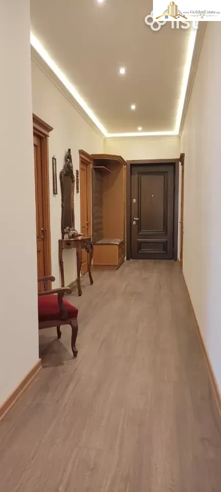 3 սենյականոց բնակարան նորակառույց շենքում Գրիբոյեդովի փողոցում Արաբկիրում, 116 քմ, 11/16 հարկ