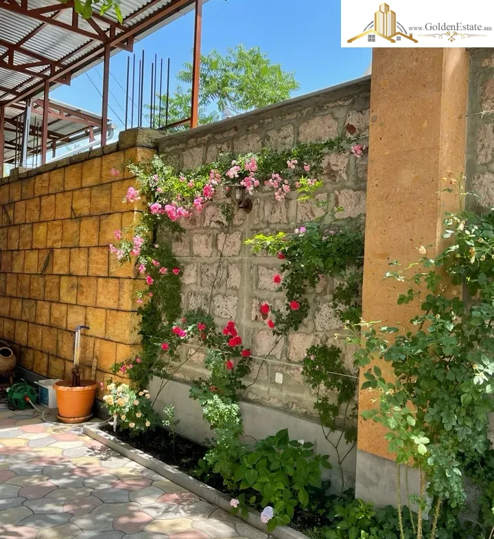 Հողատարածք հասարակական շինությունների համար Դավթաշեն 1-ին թաղամասում Դավթաշենում, 256 քմ