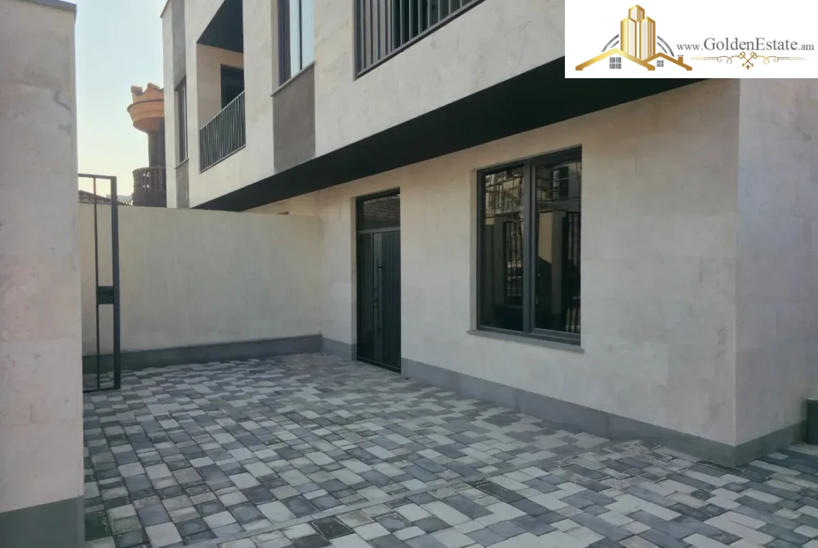 Երեք հարկանի քարե տուն Լուկաշինի փողոցում Աջափնյակում, 267 քմ, 250 քմ հողի վրա, 3+ սանհանգույց
