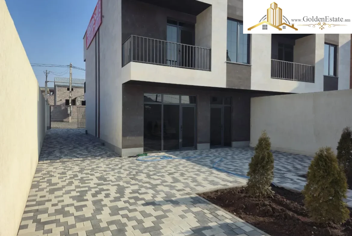 Երեք հարկանի քարե տուն Լուկաշինի փողոցում Աջափնյակում, 267 քմ, 250 քմ հողի վրա, 3+ սանհանգույց