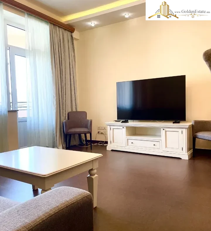 3 սենյականոց բնակարան նորակառույց շենքում Վիկտոր Համբարձումյան փողոցում Արաբկիրում, 120 քմ