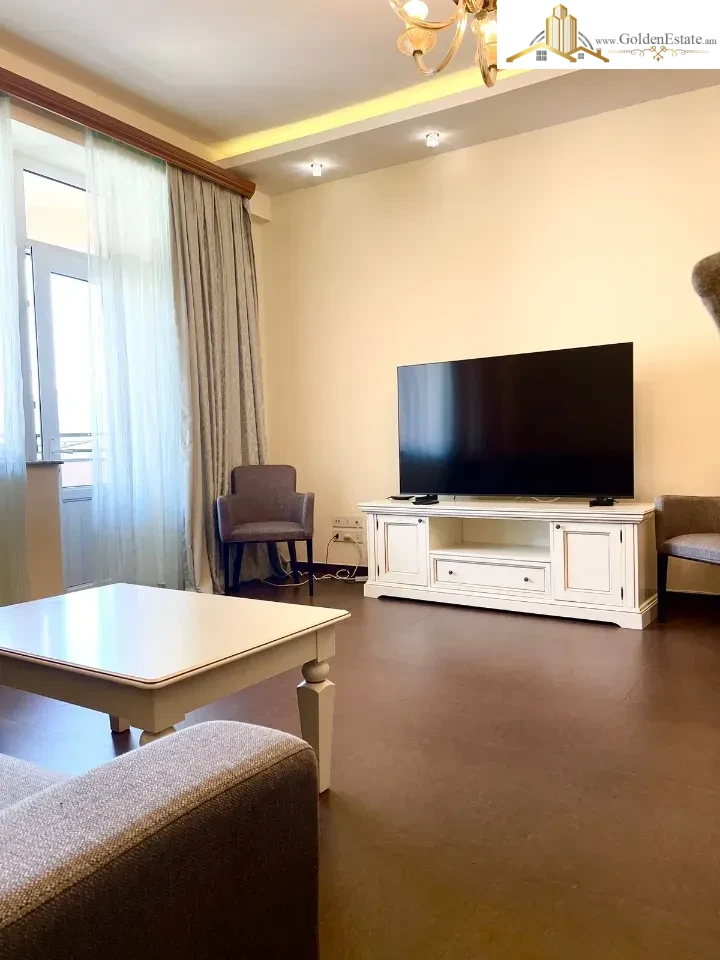 3 սենյականոց բնակարան նորակառույց շենքում Վիկտոր Համբարձումյան փողոցում Արաբկիրում, 120 քմ