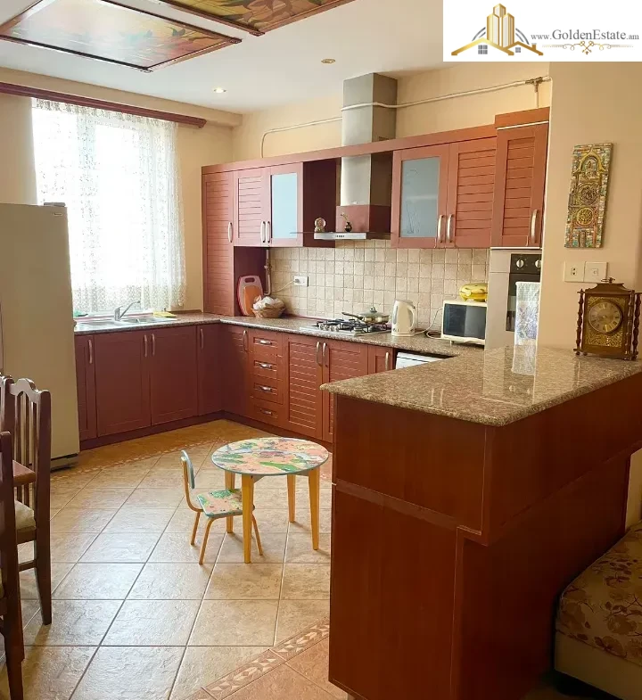 3 սենյականոց բնակարան նորակառույց շենքում Վիկտոր Համբարձումյան փողոցում Արաբկիրում, 120 քմ