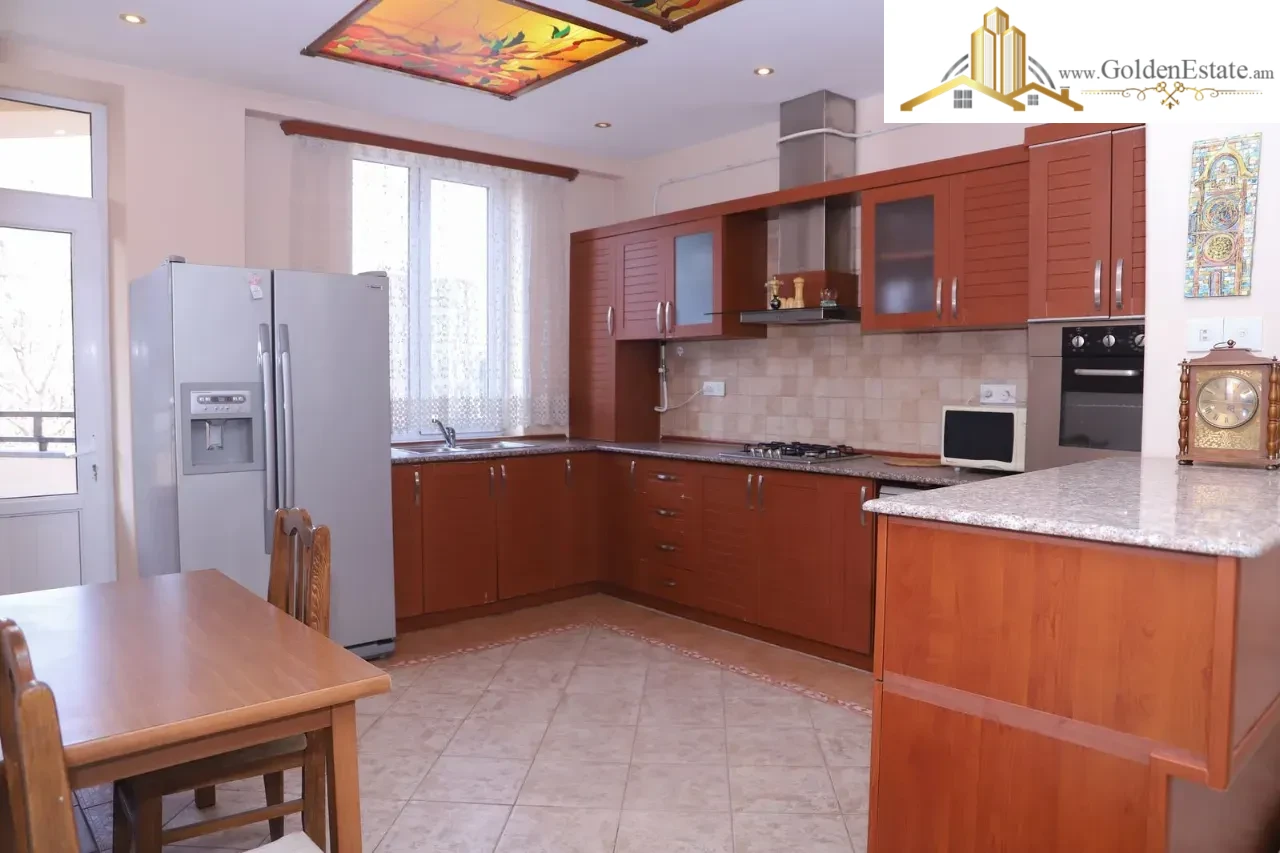 3 սենյականոց բնակարան նորակառույց շենքում Վիկտոր Համբարձումյան փողոցում Արաբկիրում, 120 քմ