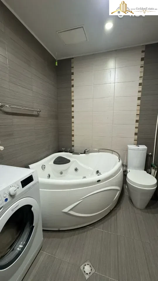 3 սենյականոց բնակարան նորակառույց շենքում Վիկտոր Համբարձումյան փողոցում Արաբկիրում, 120 քմ