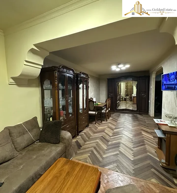 2 սենյականոց բնակարան Եղիշե Թադևոսյան փողոցում Շենգավիթում, 50 քմ, 1/4 հարկ, բարձր առաստաղներ