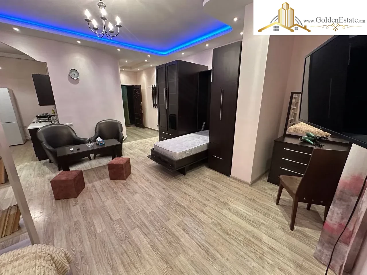 Ընդարձակ 1 սենյականոց բնակարան Նալբանդյան փողոցում կենտրոնում, 52 քմ, բարձր առաստաղներ, քարե շենք