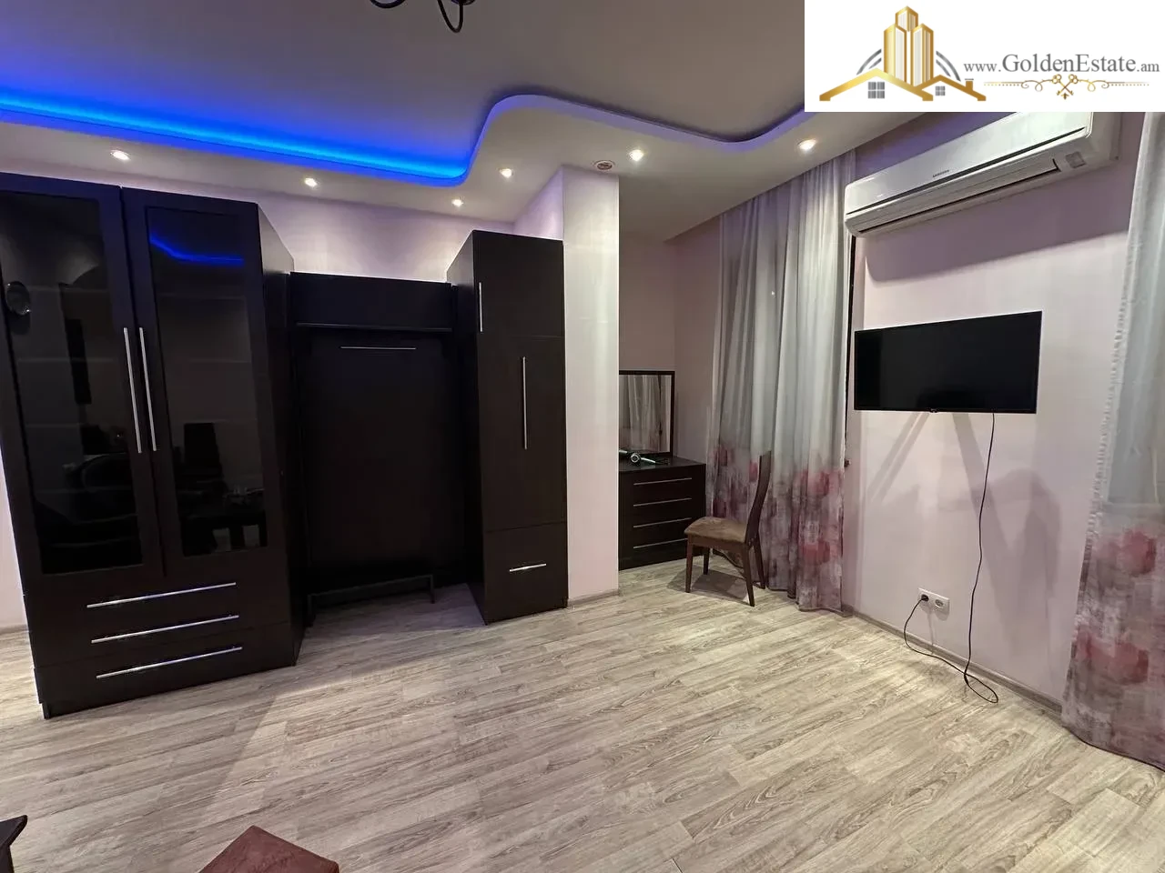 Ընդարձակ 1 սենյականոց բնակարան Նալբանդյան փողոցում կենտրոնում, 52 քմ, բարձր առաստաղներ, քարե շենք