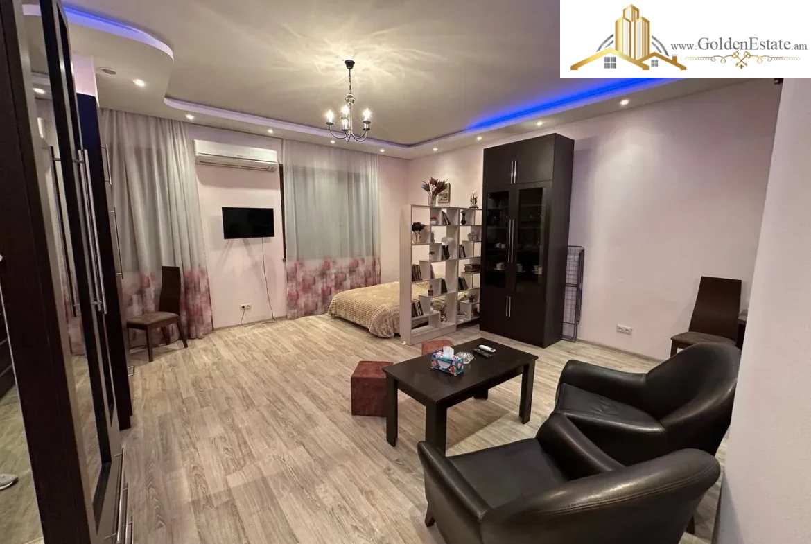 Ընդարձակ 1 սենյականոց բնակարան Նալբանդյան փողոցում կենտրոնում, 52 քմ, բարձր առաստաղներ, քարե շենք