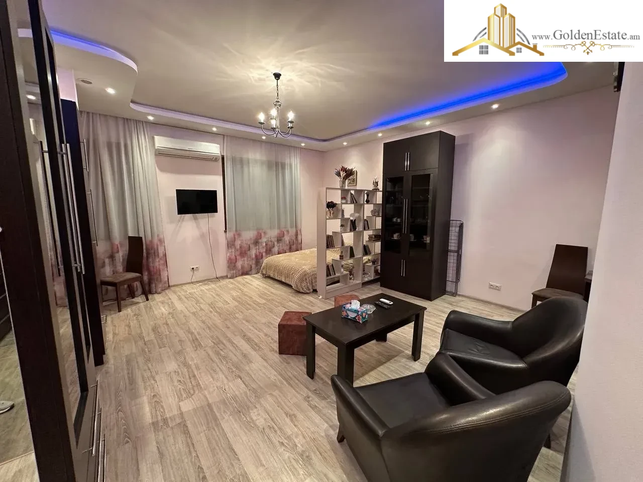 Ընդարձակ 1 սենյականոց բնակարան Նալբանդյան փողոցում կենտրոնում, 52 քմ, բարձր առաստաղներ, քարե շենք