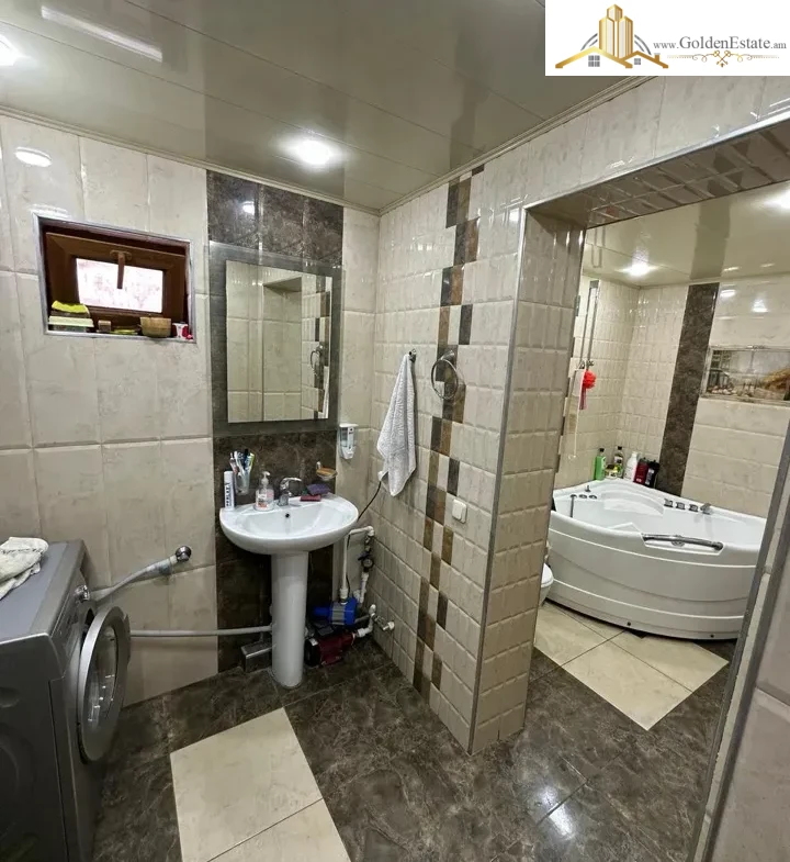 Մեկ հարկանի քարե տուն Էզրաս Հասրաթյան փողոցում Քանաքեռ-Զեյթունում, 132 քմ, 525 քմ հողի վրա