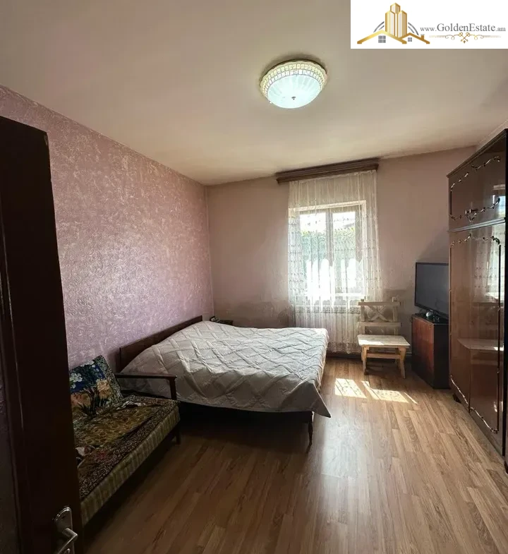 Մեկ հարկանի քարե տուն Էզրաս Հասրաթյան փողոցում Քանաքեռ-Զեյթունում, 132 քմ, 525 քմ հողի վրա