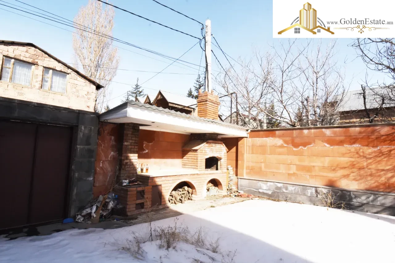 Երկու հարկանի քարե տուն Ձորաղբյուր 37-րդ փողոցում Նոր Նորքում, 270 քմ, 720 քմ հողի վրա