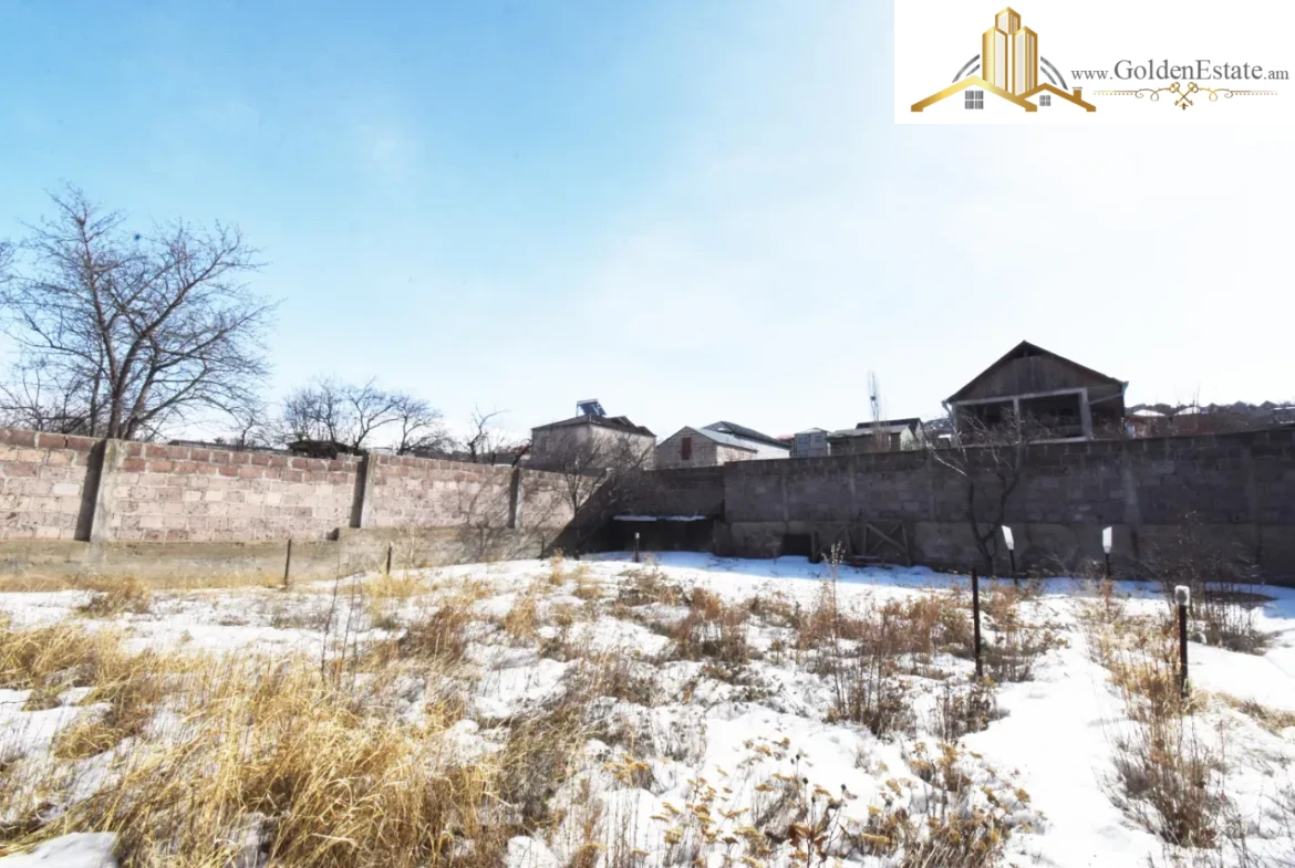 Երկու հարկանի քարե տուն Ձորաղբյուր 37-րդ փողոցում Նոր Նորքում, 270 քմ, 720 քմ հողի վրա
