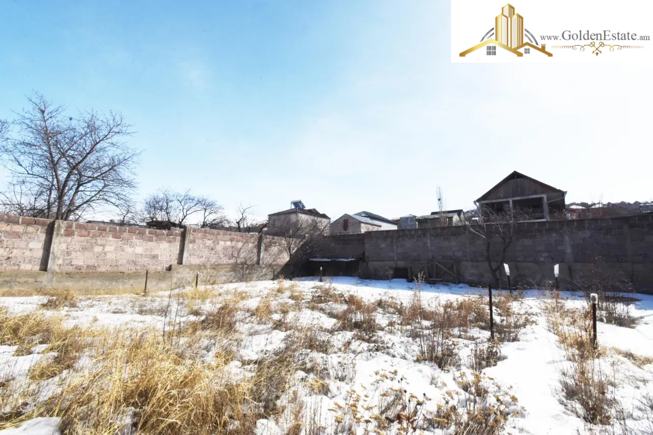 Երկու հարկանի քարե տուն Ձորաղբյուր 37-րդ փողոցում Նոր Նորքում, 270 քմ, 720 քմ հողի վրա