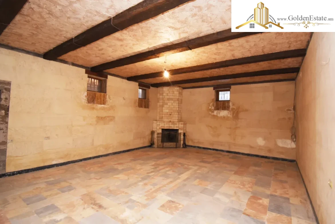 Երկու հարկանի քարե տուն Ձորաղբյուր 37-րդ փողոցում Նոր Նորքում, 270 քմ, 720 քմ հողի վրա