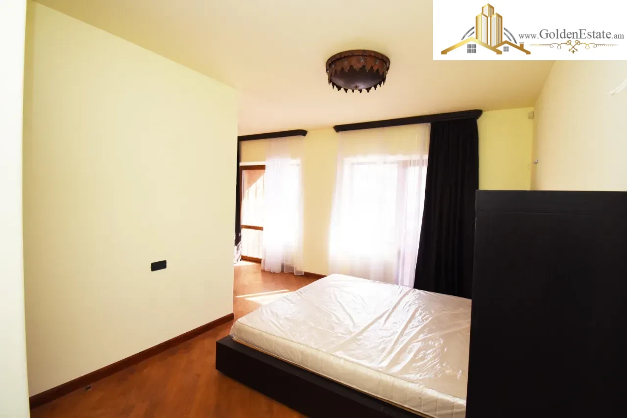 Երկու հարկանի քարե տուն Ձորաղբյուր 37-րդ փողոցում Նոր Նորքում, 270 քմ, 720 քմ հողի վրա