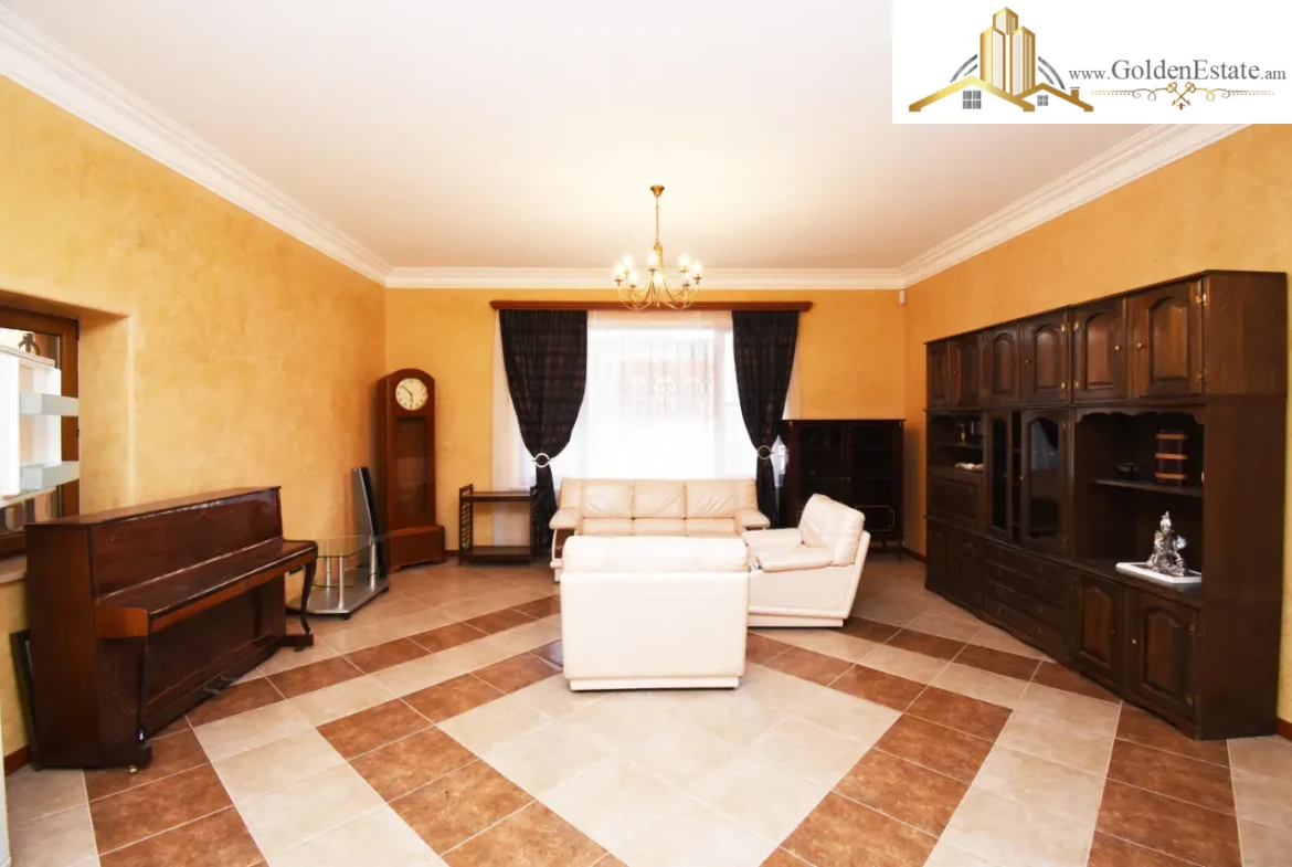 Երկու հարկանի քարե տուն Ձորաղբյուր 37-րդ փողոցում Նոր Նորքում, 270 քմ, 720 քմ հողի վրա