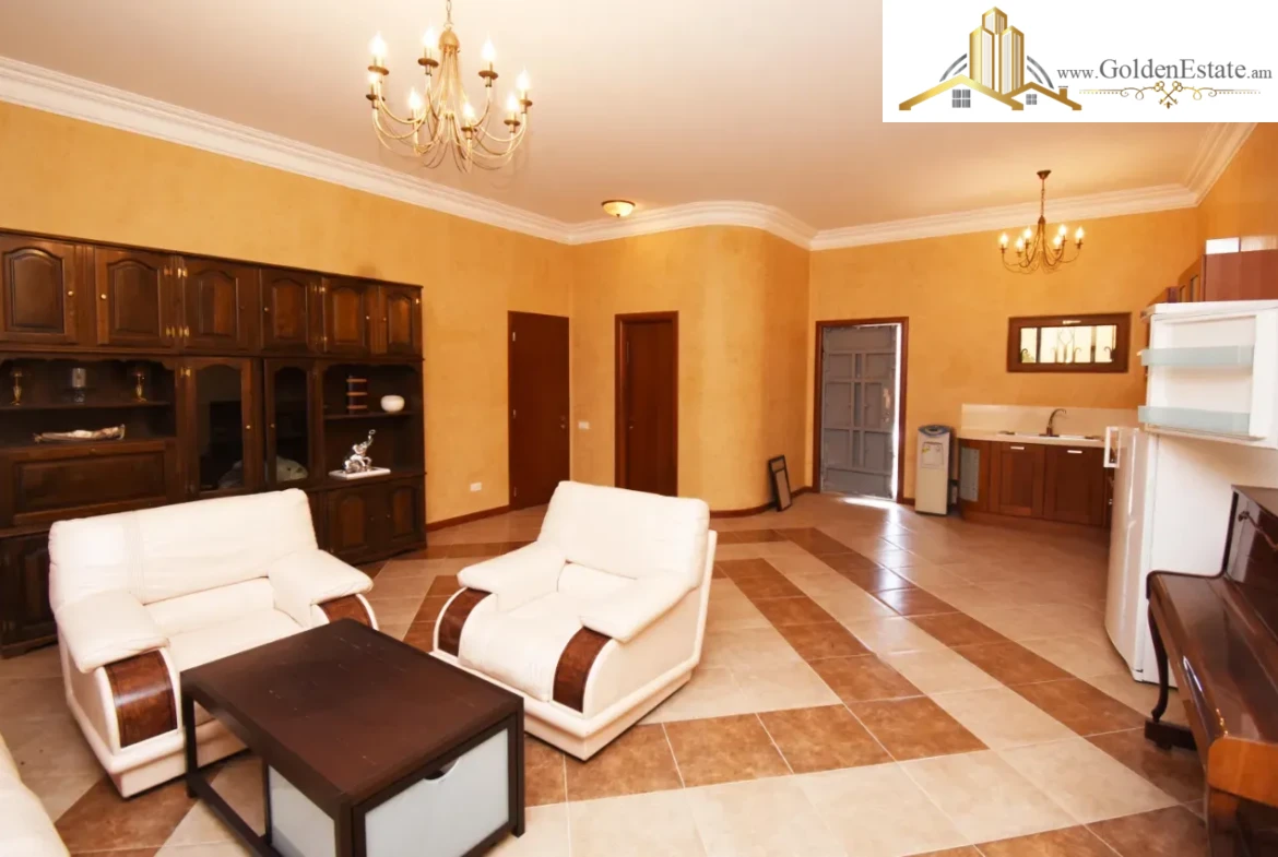 Երկու հարկանի քարե տուն Ձորաղբյուր 37-րդ փողոցում Նոր Նորքում, 270 քմ, 720 քմ հողի վրա