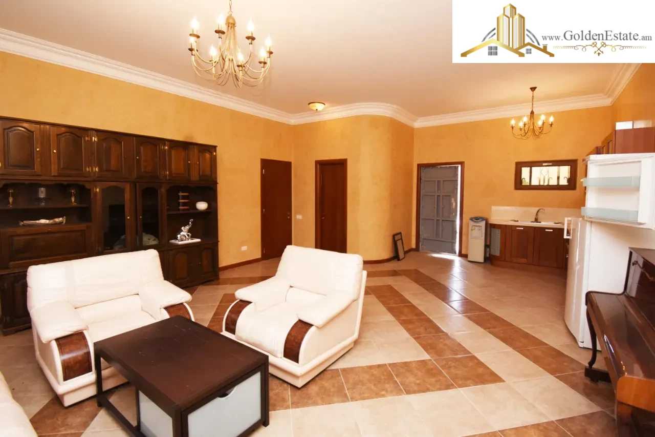 Երկու հարկանի քարե տուն Ձորաղբյուր 37-րդ փողոցում Նոր Նորքում, 270 քմ, 720 քմ հողի վրա