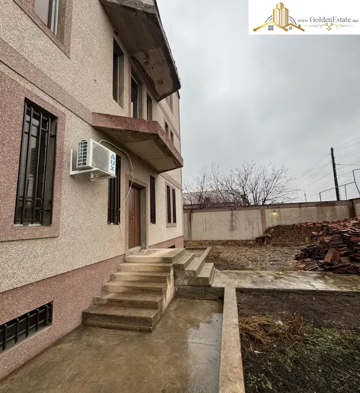 Երեք հարկանի քարե տուն Մալաթիա-Սեբաստիայում, 890 քմ, 880 քմ հողի վրա, 3+ սանհանգույց