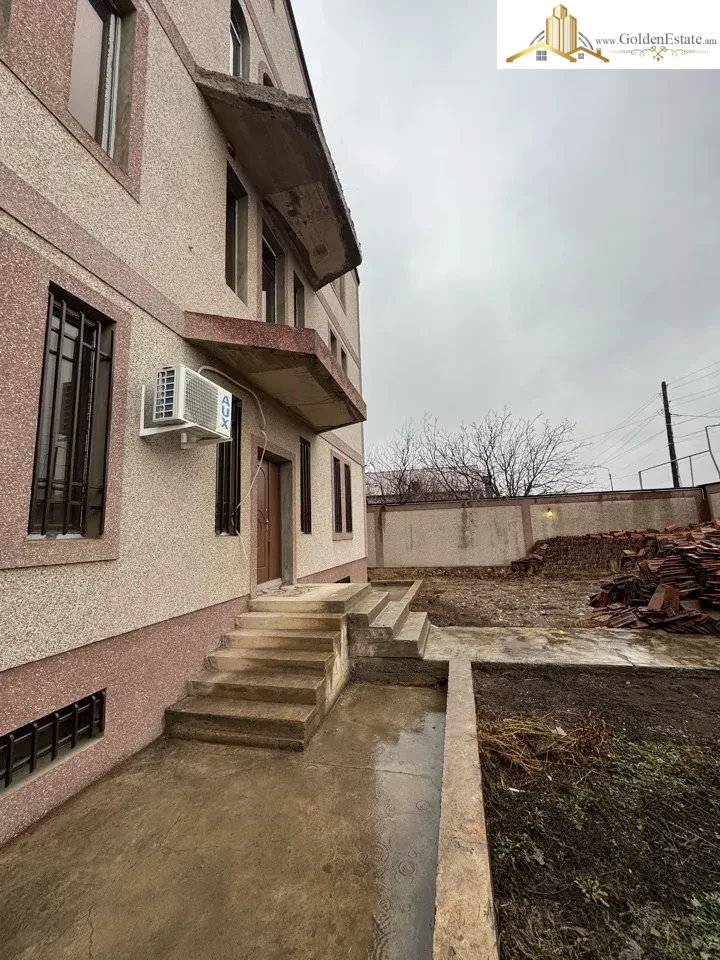 Երեք հարկանի քարե տուն Մալաթիա-Սեբաստիայում, 890 քմ, 880 քմ հողի վրա, 3+ սանհանգույց