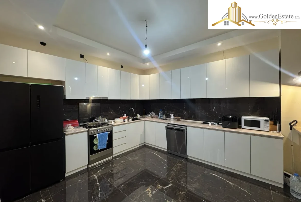 Երեք հարկանի քարե տուն Մալաթիա-Սեբաստիայում, 890 քմ, 880 քմ հողի վրա, 3+ սանհանգույց