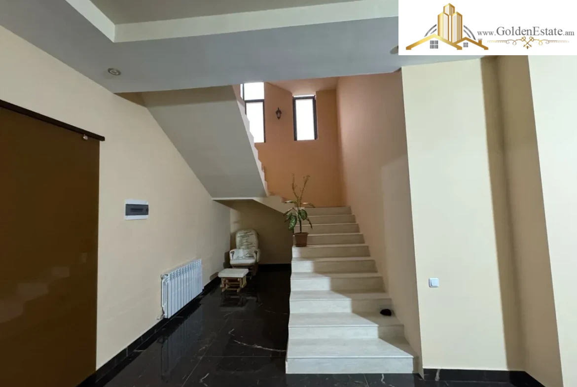 Երեք հարկանի քարե տուն Մալաթիա-Սեբաստիայում, 890 քմ, 880 քմ հողի վրա, 3+ սանհանգույց