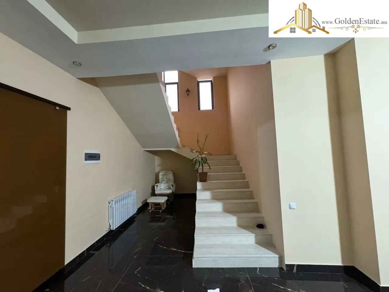 Երեք հարկանի քարե տուն Մալաթիա-Սեբաստիայում, 890 քմ, 880 քմ հողի վրա, 3+ սանհանգույց