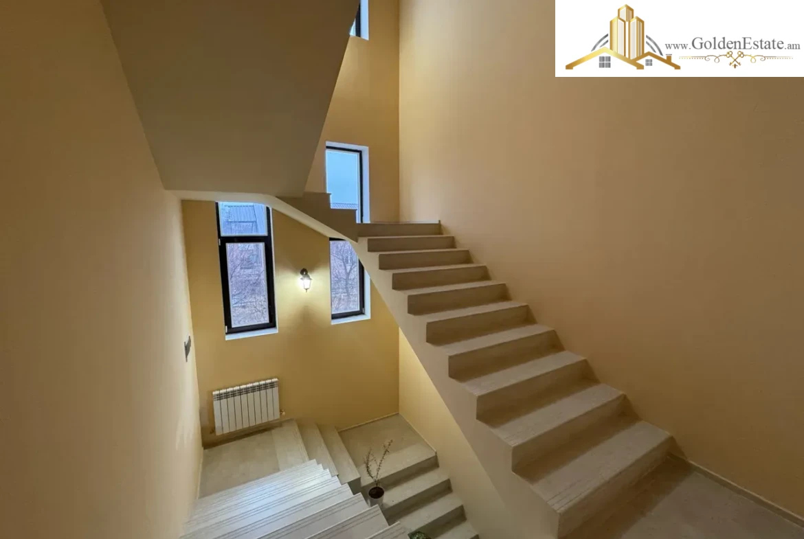 Երեք հարկանի քարե տուն Մալաթիա-Սեբաստիայում, 890 քմ, 880 քմ հողի վրա, 3+ սանհանգույց