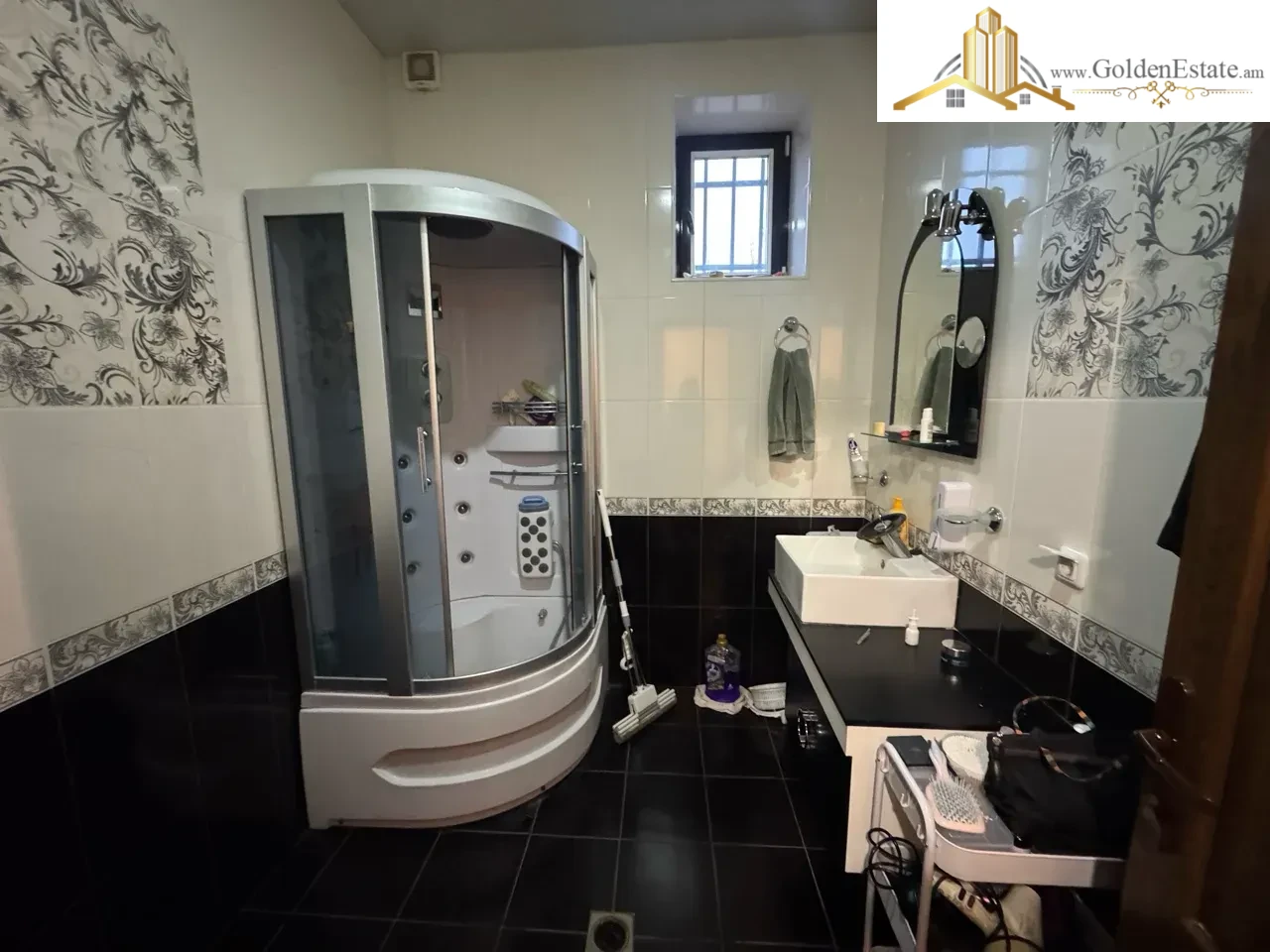 Երեք հարկանի քարե տուն Մալաթիա-Սեբաստիայում, 890 քմ, 880 քմ հողի վրա, 3+ սանհանգույց