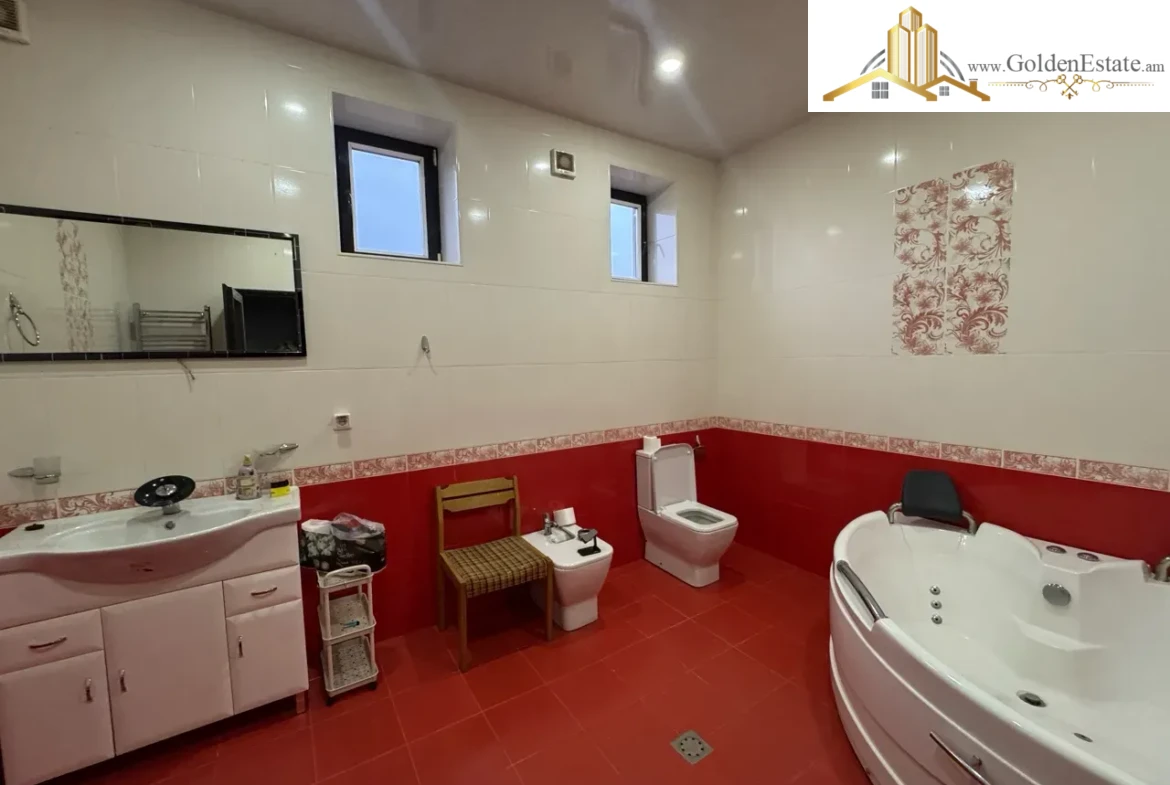 Երեք հարկանի քարե տուն Մալաթիա-Սեբաստիայում, 890 քմ, 880 քմ հողի վրա, 3+ սանհանգույց