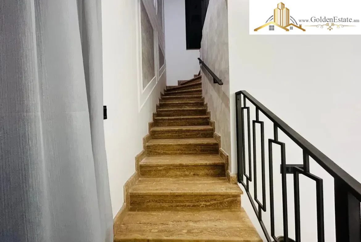 Երկու հարկանի քարե տուն Բագրևանդի 17-րդ փողոցում Նոր Նորքում, 180 քմ, 390 քմ հողի վրա, 2 սանհանգույց